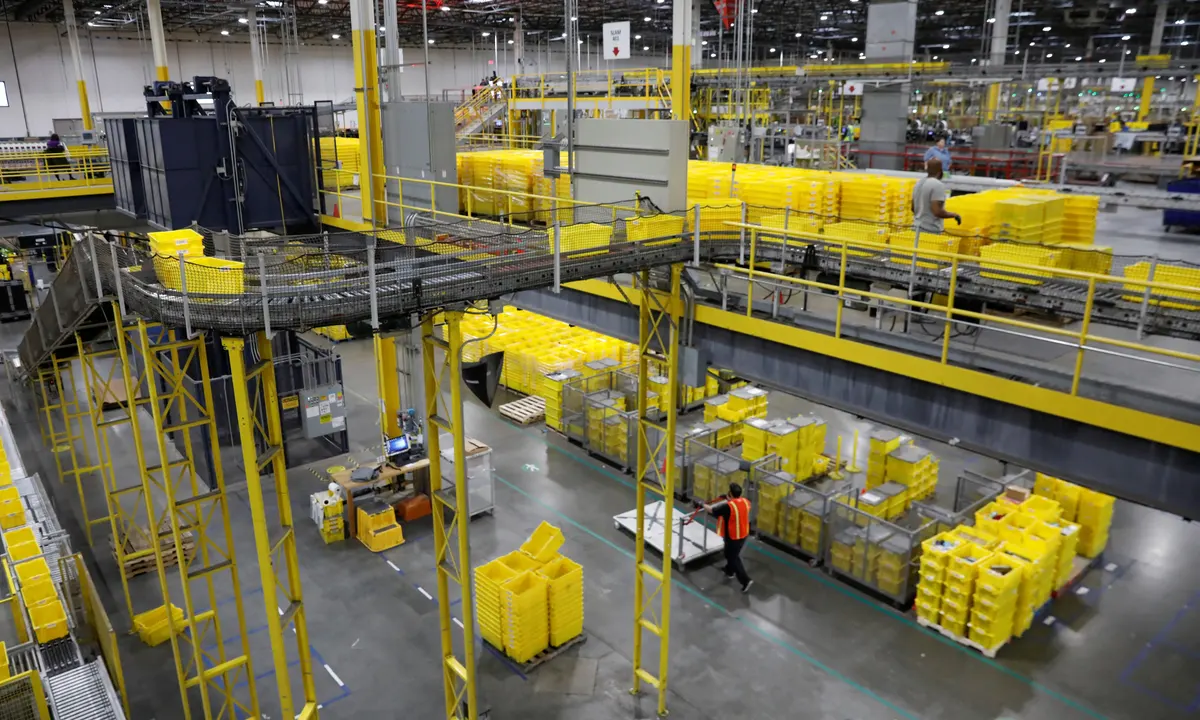 Amazon Warehouse DMI3
